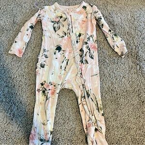 Posh Peanut Floral Baby Onesie size 6-9 months.